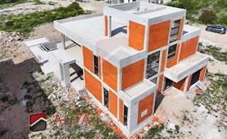 Haus - Verkauf - ŠIBENSKO-KNINSKA - VODICE - VODICE