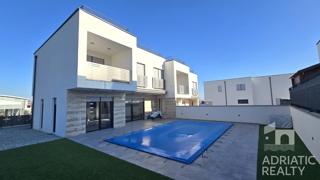 Haus - Verkauf - ŠIBENSKO-KNINSKA - VODICE - VODICE