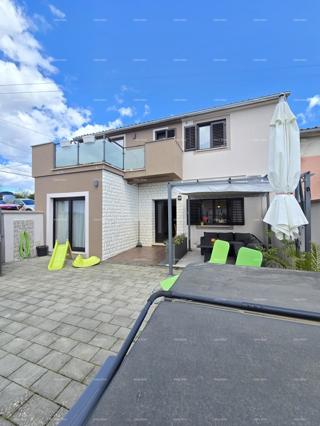 Haus - Verkauf - ISTARSKA - MARČANA - MARČANA