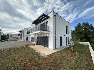 Haus - Verkauf - ISTARSKA - NOVIGRAD - NOVIGRAD