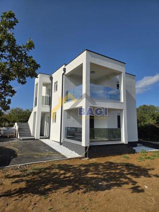 Haus - Verkauf - ZADARSKA - NOVIGRAD - PRIDRAGA