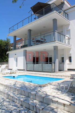 Haus - Verkauf - PRIMORSKO-GORANSKA - NOVI VINODOLSKI - NOVI VINODOLSKI