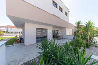 Haus - Verkauf - ŠIBENSKO-KNINSKA - VODICE - VODICE