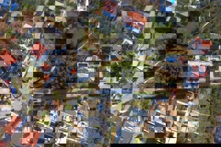 Grundstück - Verkauf - SPLITSKO-DALMATINSKA - KAŠTELA - KAŠTELA