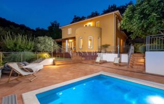 Haus - Verkauf - PRIMORSKO-GORANSKA - OPATIJA - VEPRINAC