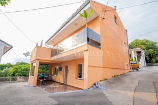 Haus - Verkauf - PRIMORSKO-GORANSKA - NOVI VINODOLSKI - NOVI VINODOLSKI