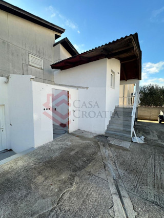 Haus - Verkauf - ŠIBENSKO-KNINSKA - VODICE - VODICE