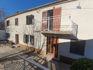 Kuća - Najam - PRIMORSKO-GORANSKA - VINODOLSKA OPĆINA - DRIVENIK