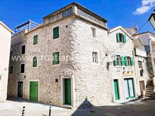 Haus - Verkauf - ŠIBENSKO-KNINSKA - ŠIBENIK - ŠIBENIK