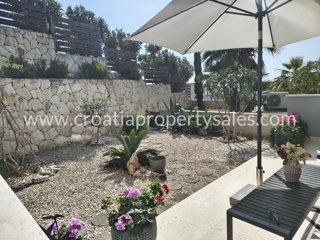 Flat - Sale - ŠIBENSKO-KNINSKA - ROGOZNICA - ROGOZNICA