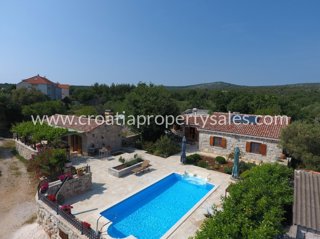 House - Sale - ŠIBENSKO-KNINSKA - ROGOZNICA - ROGOZNICA