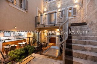 Haus - Verkauf - SPLITSKO-DALMATINSKA - SPLIT - SPLIT