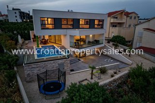 Haus - Verkauf - SPLITSKO-DALMATINSKA - TROGIR - TROGIR