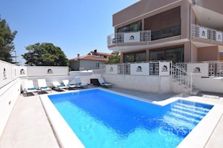Haus - Verkauf - ISTARSKA - NOVIGRAD - NOVIGRAD