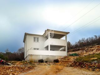 Haus - Verkauf - ISTARSKA - ROVINJ - ROVINJ