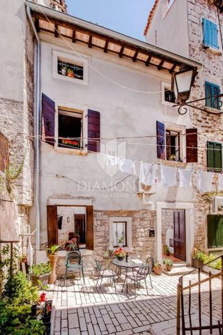 Haus - Verkauf - ISTARSKA - ROVINJ - ROVINJ
