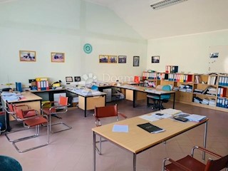 Business premises - Rent - PRIMORSKO-GORANSKA - KASTAV - KASTAV