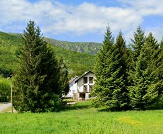 Haus - Verkauf - LIČKO-SENJSKA - PLITVIČKA JEZERA - KORENICA