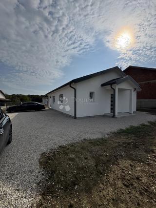 Haus - Verkauf - ZAGREBAČKA - VELIKA GORICA - LUKAVEC