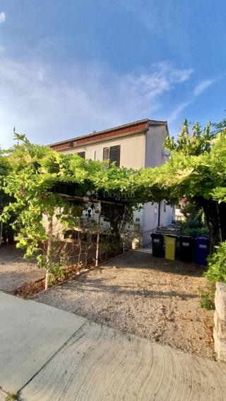 Haus - Verkauf - PRIMORSKO-GORANSKA - KRK - NJIVICE