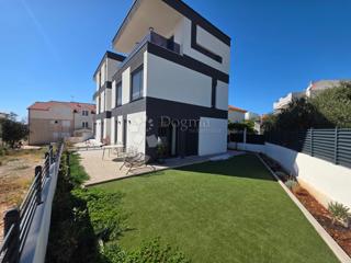 Flat - Sale - ŠIBENSKO-KNINSKA - ROGOZNICA - ROGOZNICA