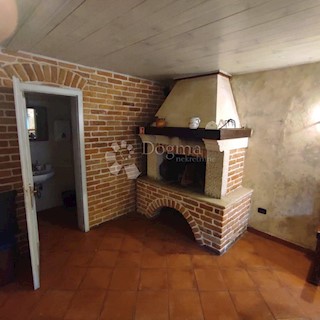 Haus - Verkauf - ISTARSKA - ROVINJ - ROVINJ