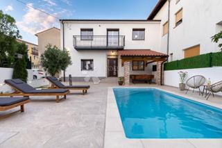 Haus - Verkauf - PRIMORSKO-GORANSKA - NOVI VINODOLSKI - NOVI VINODOLSKI