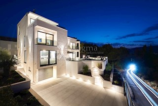 Haus - Verkauf - SPLITSKO-DALMATINSKA - TROGIR - TROGIR