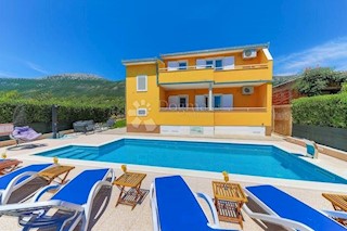 Haus - Verkauf - SPLITSKO-DALMATINSKA - KAŠTELA - KAŠTEL LUKŠIĆ