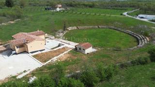 Haus - Verkauf - ISTARSKA - SVETVINČENAT - BOŠKARI