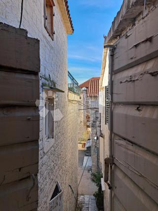 Haus - Verkauf - SPLITSKO-DALMATINSKA - TROGIR - TROGIR