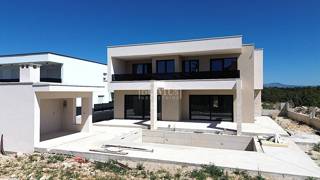 Haus - Verkauf - ŠIBENSKO-KNINSKA - ŠIBENIK - LOZOVAC