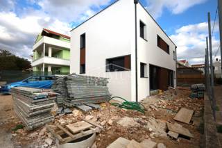 Haus - Verkauf - ŠIBENSKO-KNINSKA - VODICE - VODICE