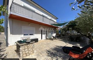 Haus - Verkauf - ŠIBENSKO-KNINSKA - VODICE - SRIMA