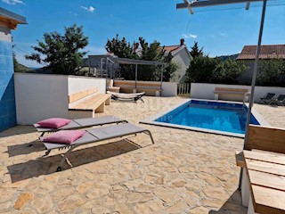 Haus - Verkauf - PRIMORSKO-GORANSKA - VINODOLSKA OPĆINA - BRIBIR