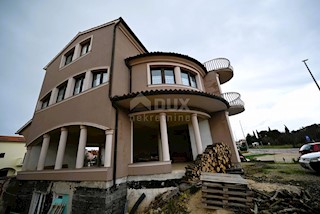 Haus - Verkauf - ISTARSKA - ROVINJ - ROVINJ