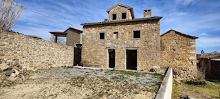 Haus - Verkauf - ISTARSKA - MOTOVUN - MOTOVUN