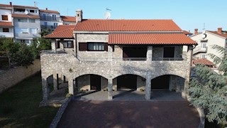 Haus - Verkauf - ISTARSKA - PULA - PULA
