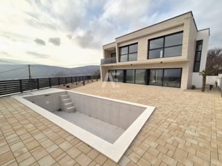 Haus - Verkauf - PRIMORSKO-GORANSKA - CRIKVENICA - CRIKVENICA