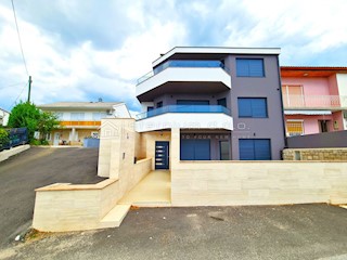 Wohnung - Verkauf - PRIMORSKO-GORANSKA - CRIKVENICA - CRIKVENICA