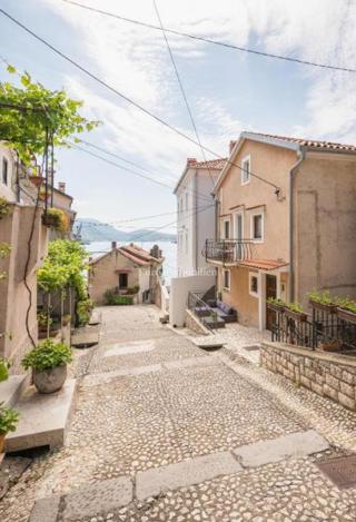 Flat - Sale - PRIMORSKO-GORANSKA - BAKAR - BAKAR