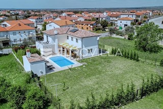 Haus - Miete - ISTARSKA - PULA - PULA
