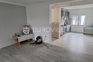 Haus - Verkauf - KARLOVAČKA - KARLOVAC - CEROVAC VUKMANIĆKI