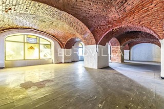 Business premises - Sale - GRAD ZAGREB - ZAGREB - DONJI GRAD