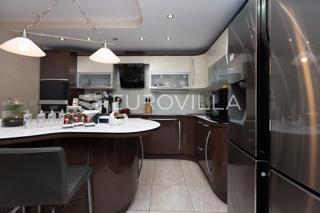 Wohnung - Verkauf - PRIMORSKO-GORANSKA - RIJEKA - ZAMET