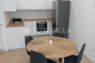 Wohnung - Miete - PRIMORSKO-GORANSKA - RIJEKA - KANTRIDA