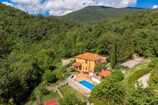 Haus - Verkauf - PRIMORSKO-GORANSKA - OPATIJA - VEPRINAC