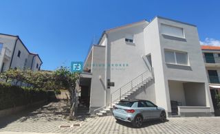 Haus - Verkauf - ŠIBENSKO-KNINSKA - VODICE - VODICE