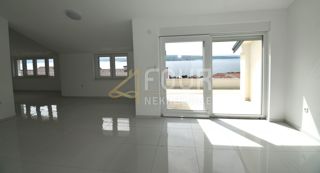 Wohnung - Verkauf - PRIMORSKO-GORANSKA - CRIKVENICA - CRIKVENICA