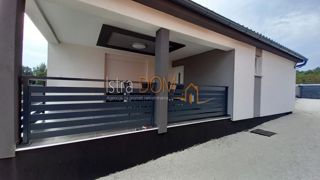 Haus - Verkauf - ISTARSKA - MARČANA - RAKALJ